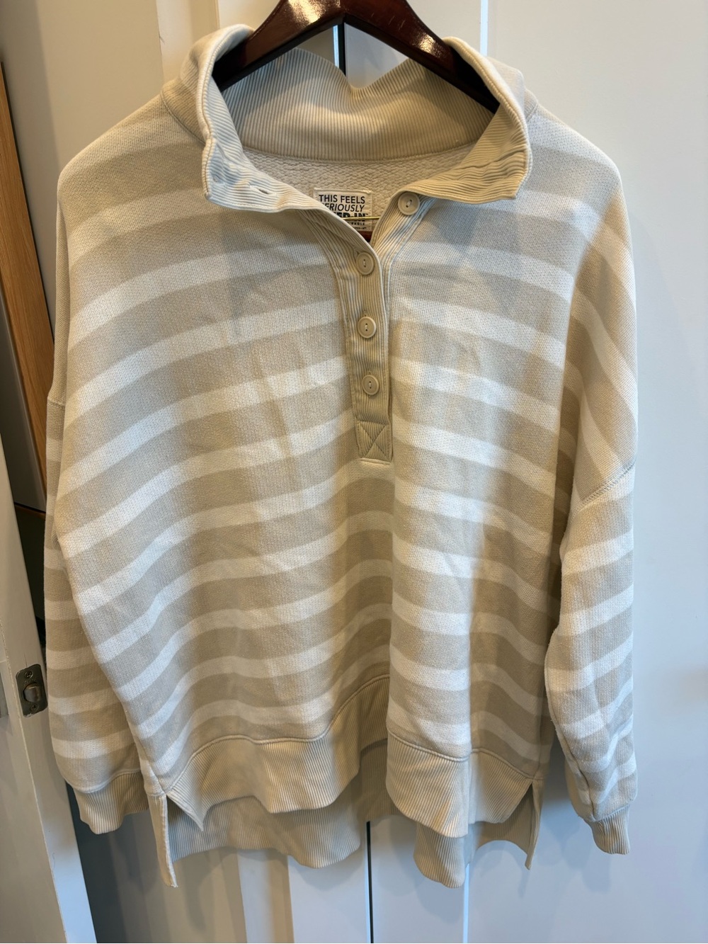 American Eagle Outfitters Big Hug Lived In Henley Pullover Sweatshirt